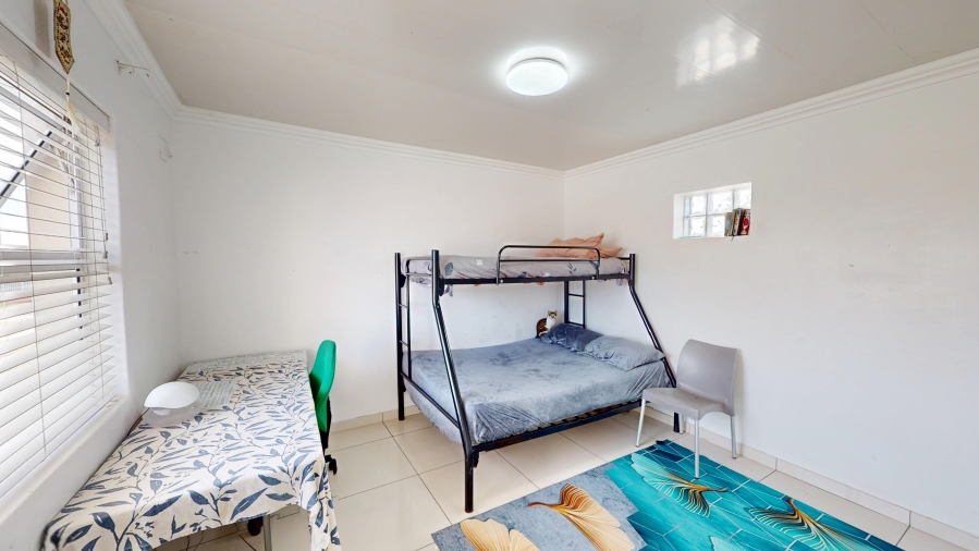 4 Bedroom Property for Sale in Rocklands Western Cape